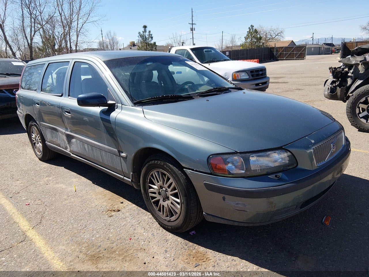 2004 VOLVO V70 2.4