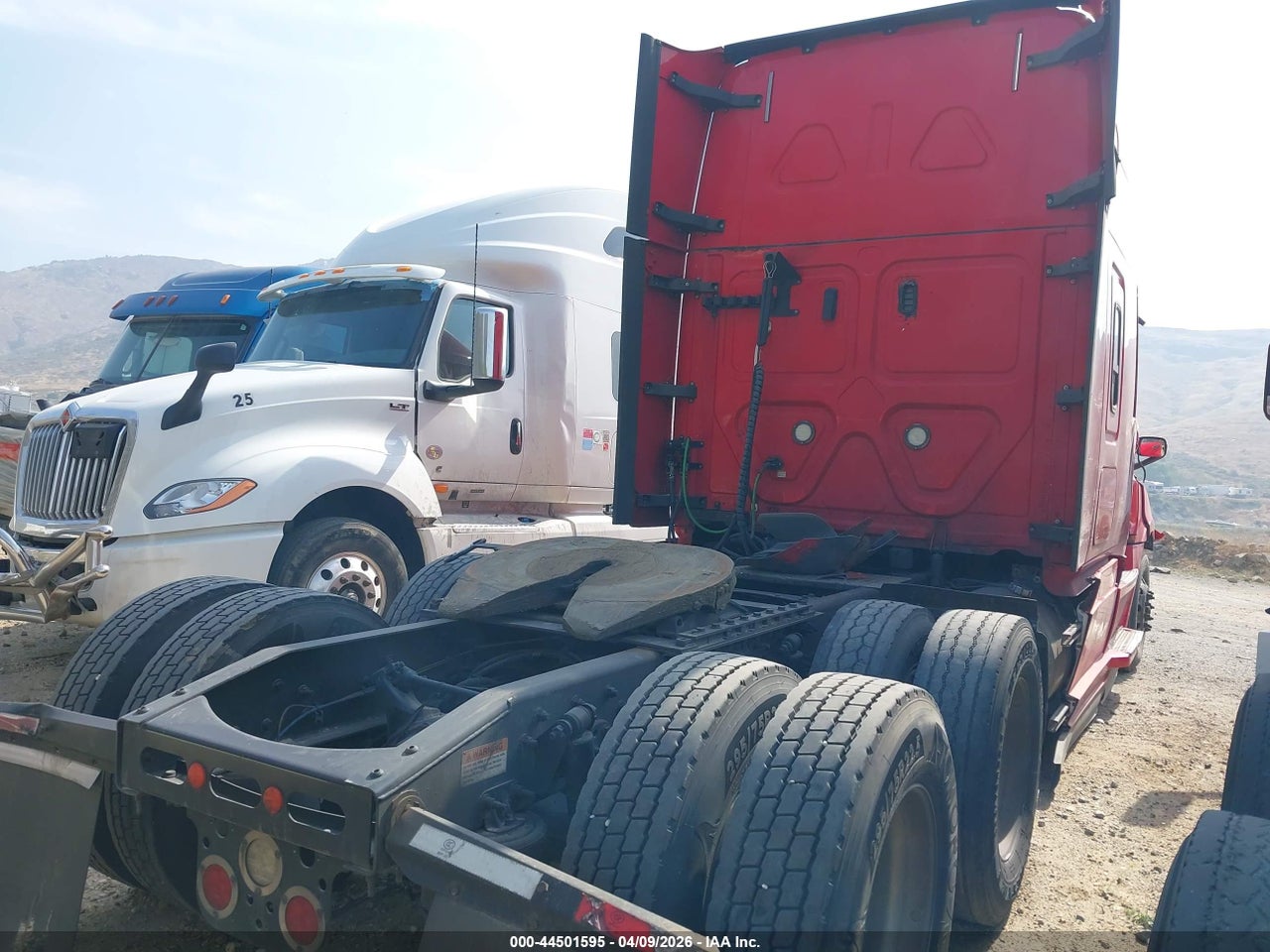 2020 FREIGHTLINER NEW CASCADIA 126 · 4/4
