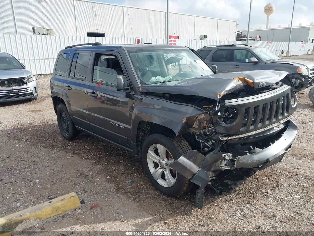 1C4NJPBBXED****** · 2014 JEEP PATRIOT SPORT