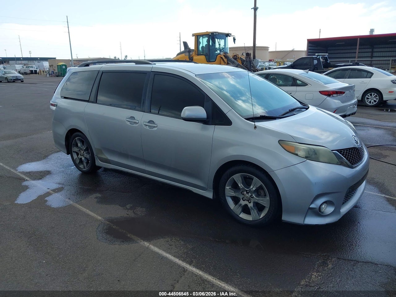 5TDXK3DC6CS****** · 2012 TOYOTA SIENNA SE 8 PASSENGER