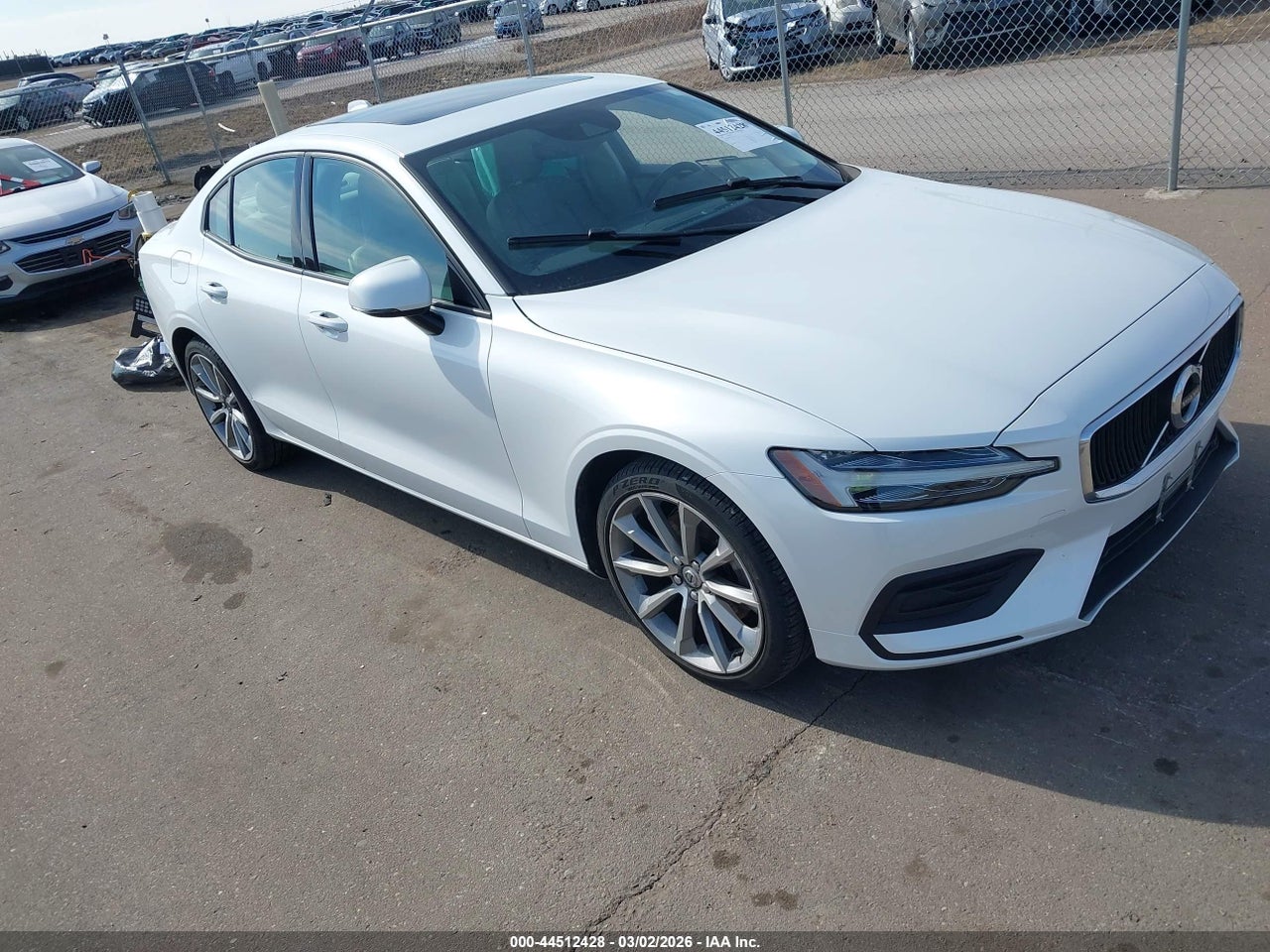7JR102FK2KG****** · 2019 VOLVO S60 T5 MOMENTUM