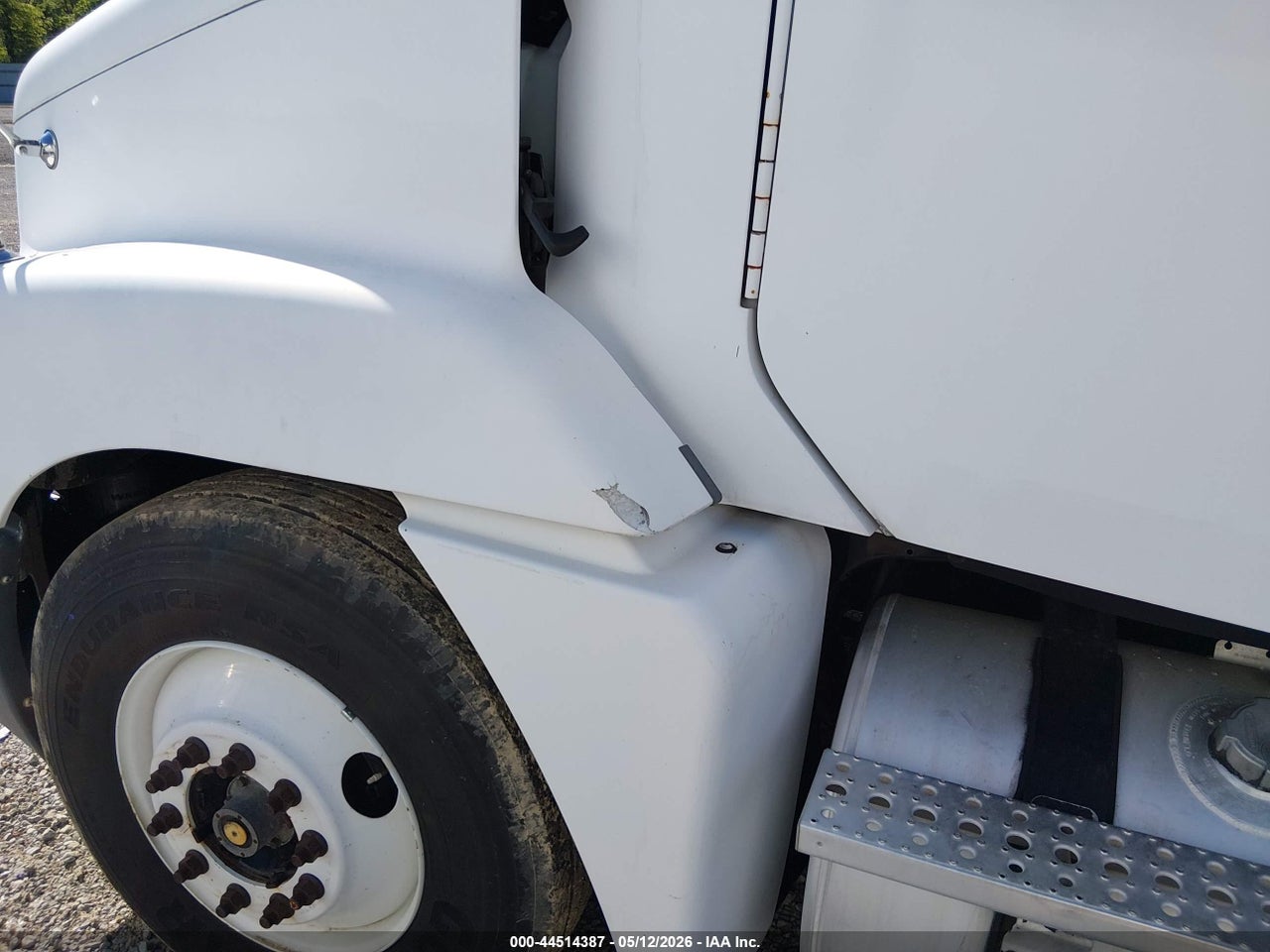 2009 FREIGHTLINER CONVENTIONAL ST120 · 6/11