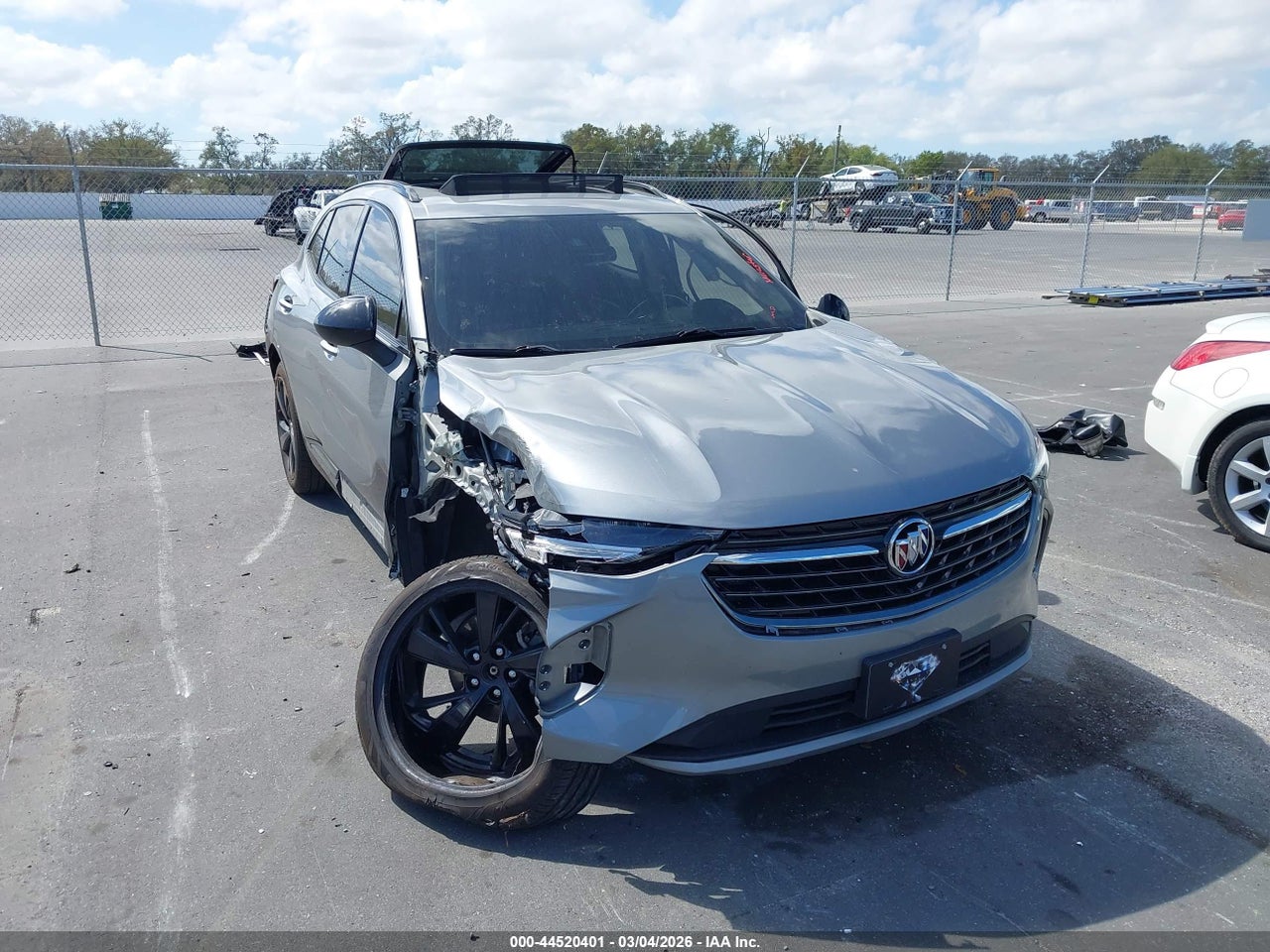LRBFZNR47PD****** · 2023 BUICK ENVISION ESSENCE FWD