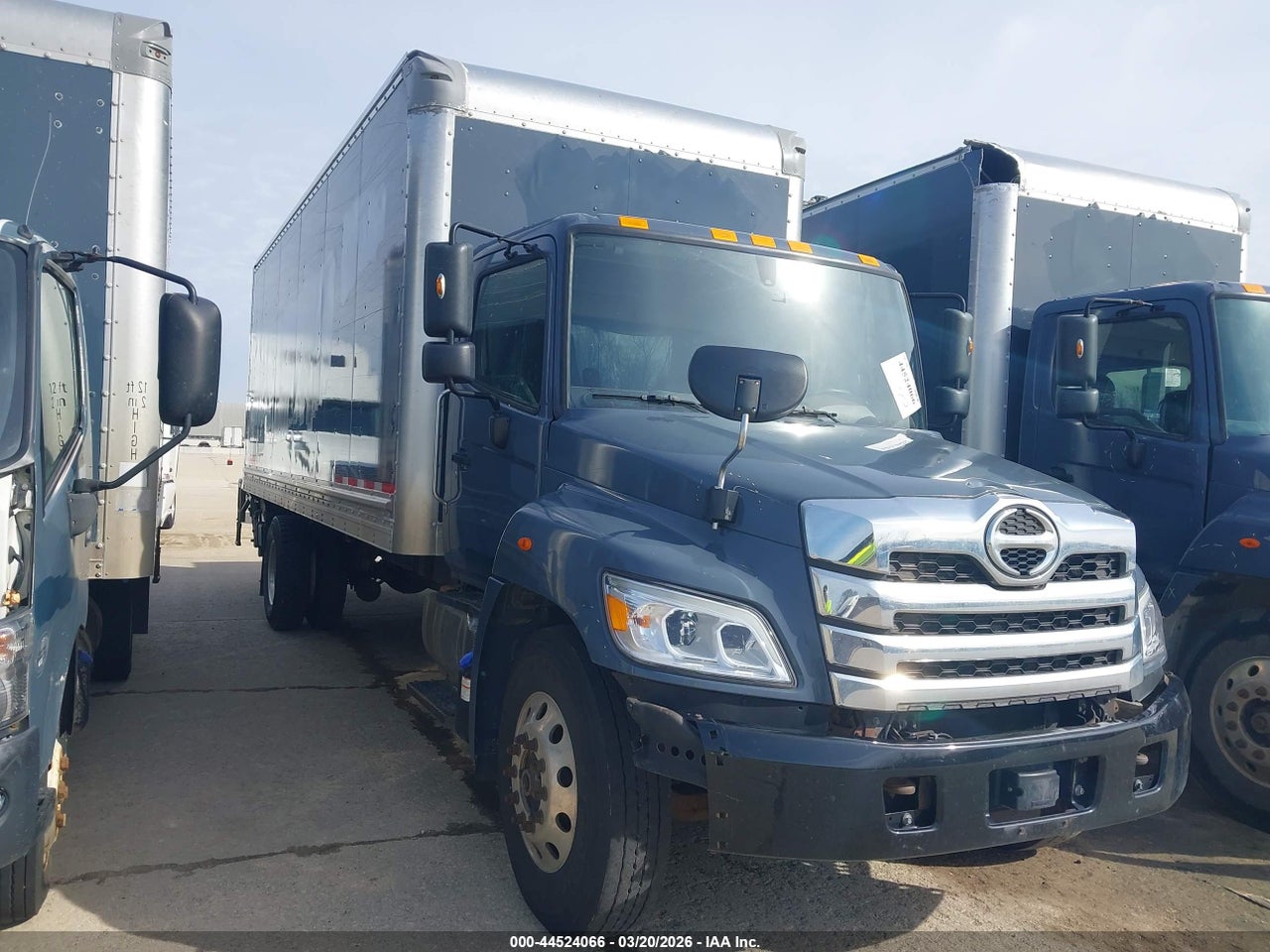5PVNJ8AT7M5****** · 2021 HINO 238/258/268
