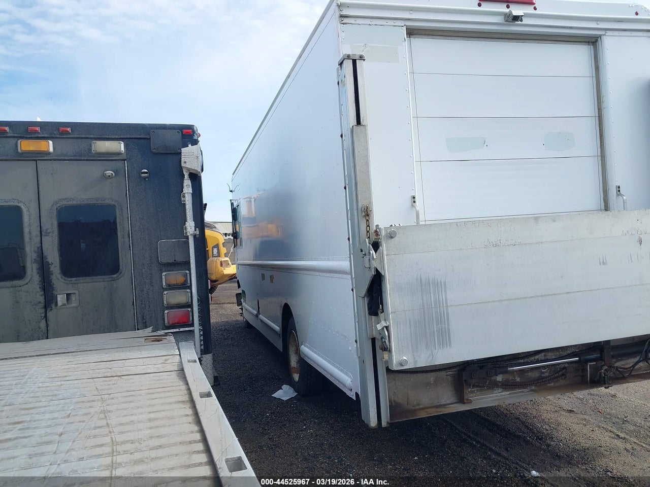 2010 FREIGHTLINER CHASSIS M LINE WALK-IN VAN · 3/4