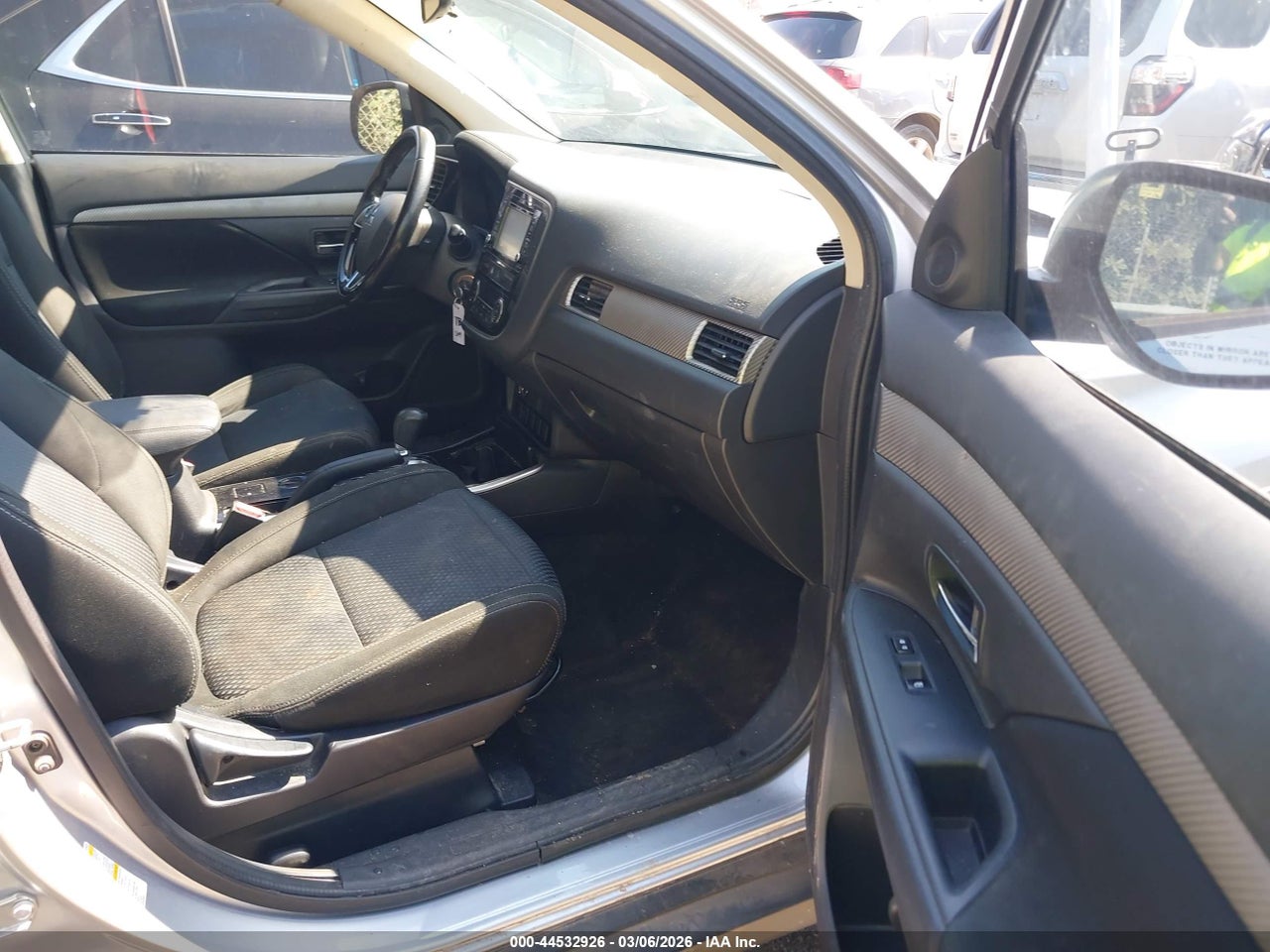 2017 MITSUBISHI OUTLANDER ES · 5/11