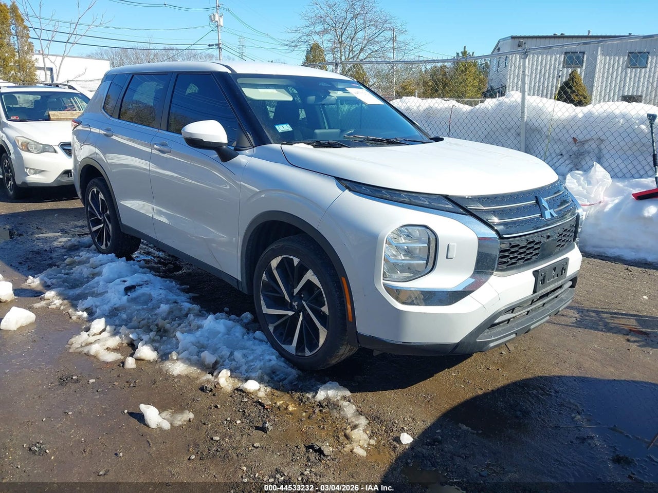 JA4J4TA8XNZ****** · 2022 MITSUBISHI OUTLANDER ES 2.5 S-AWC