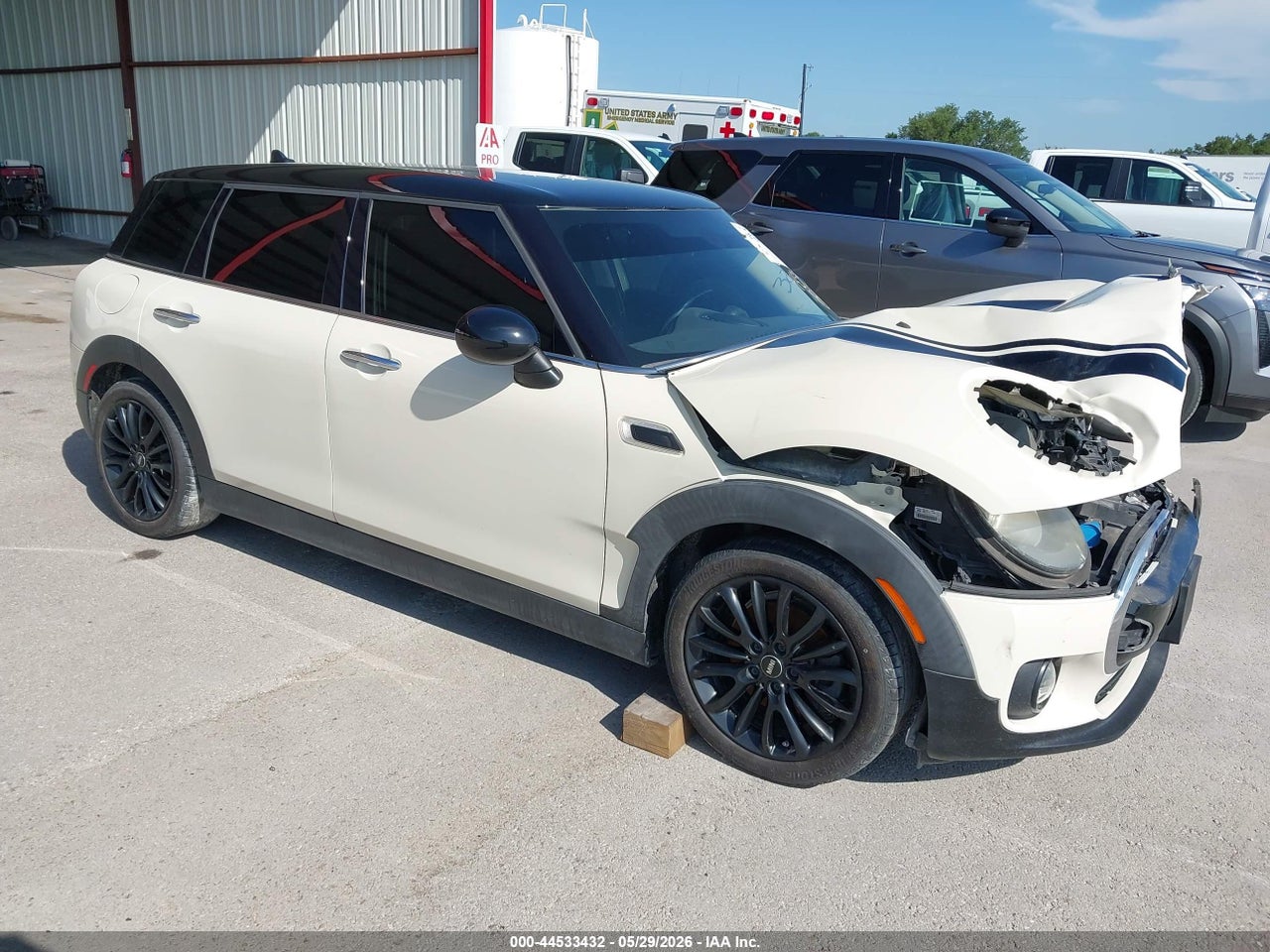 WMWLU1C34H2****** · 2017 MINI CLUBMAN COOPER