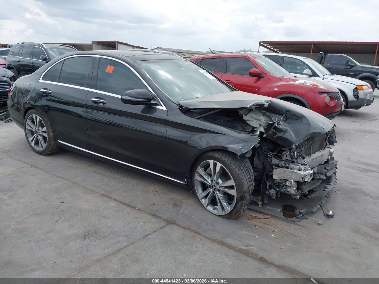 55SWF8DB0KU****** · 2019 MERCEDES-BENZ C 300