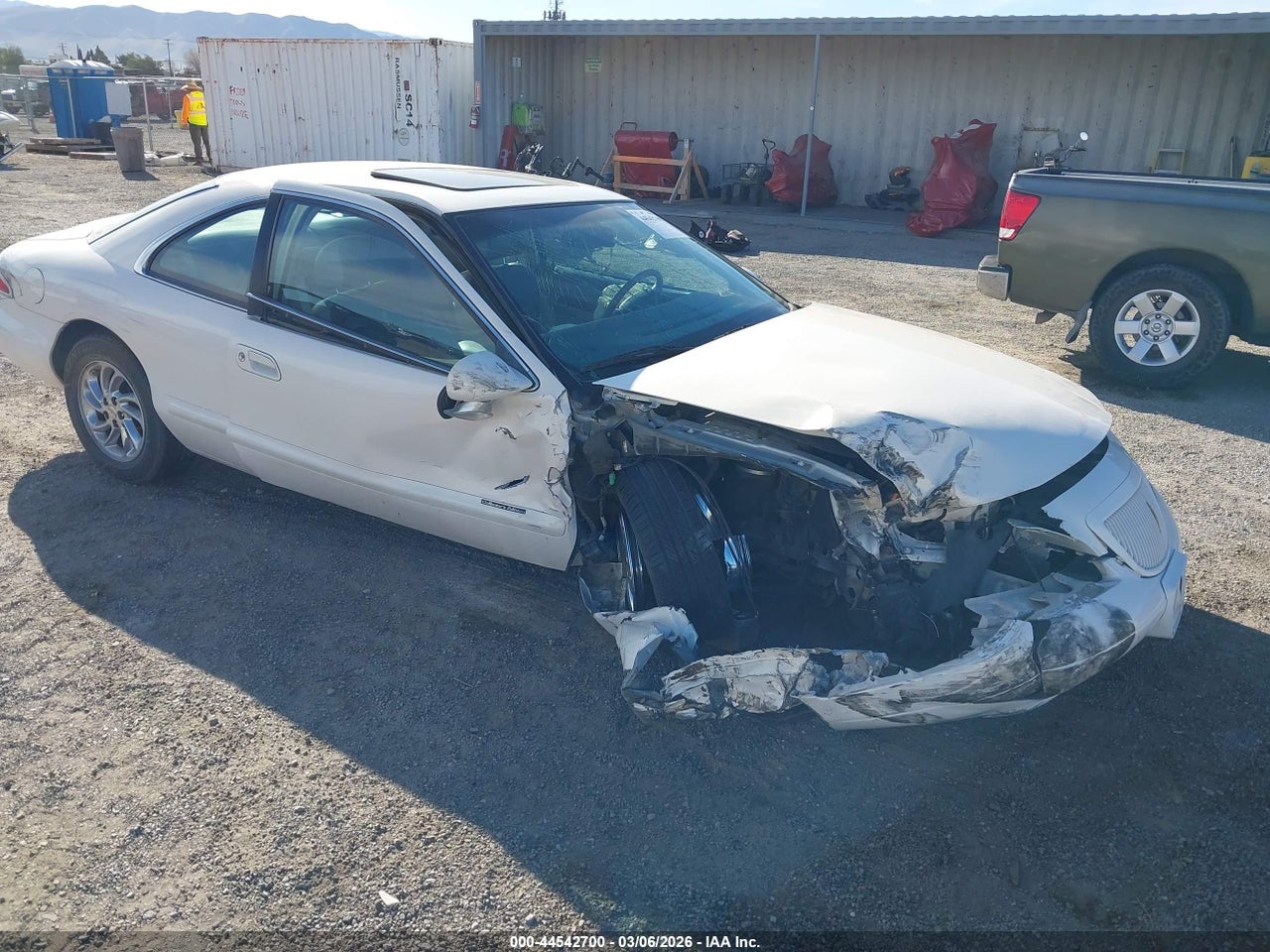 1LNFM92V9WY****** · 1998 LINCOLN MARK VIII LSC