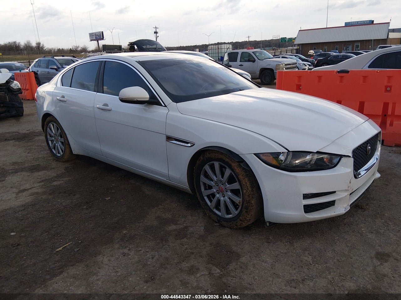 SAJAR4FX9KC****** · 2019 JAGUAR XE 25T