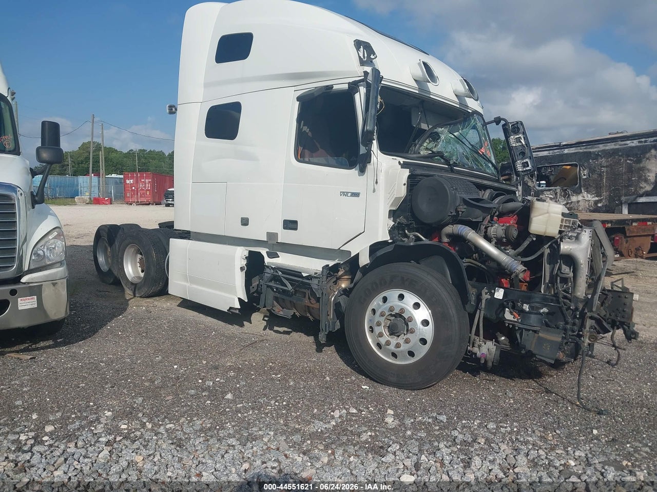 4V4NC9TH9PN****** · 2023 VOLVO VNL