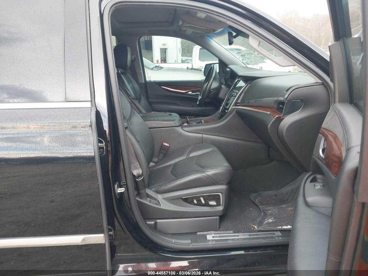 1GYS3HKJ0FR****** · 2015 CADILLAC ESCALADE ESV LUXURY · 5/10