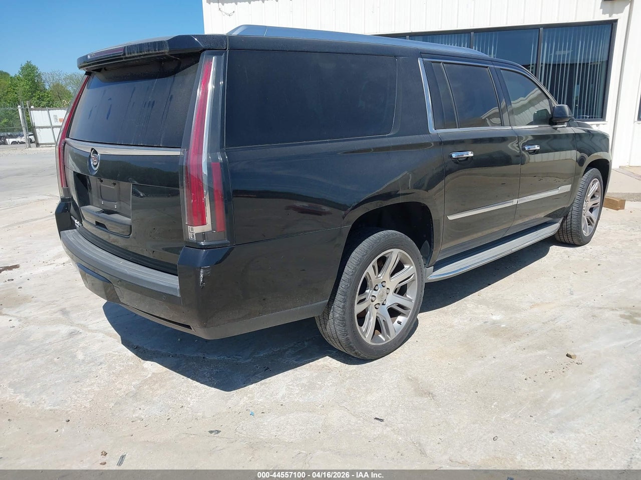 1GYS3HKJ0FR****** · 2015 CADILLAC ESCALADE ESV LUXURY · 4/10