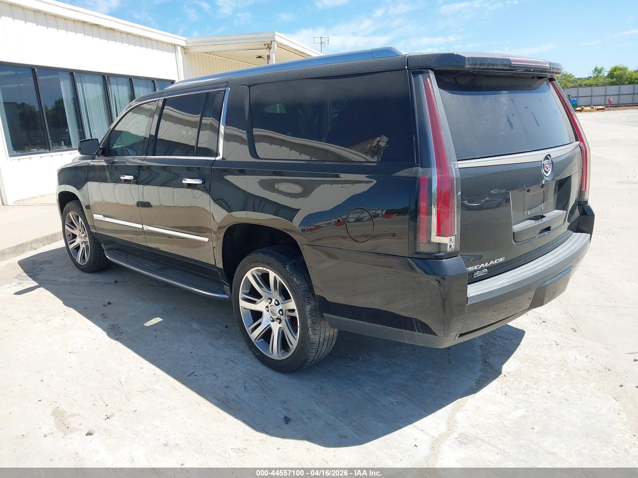 1GYS3HKJ0FR****** · 2015 CADILLAC ESCALADE ESV LUXURY · 3/10