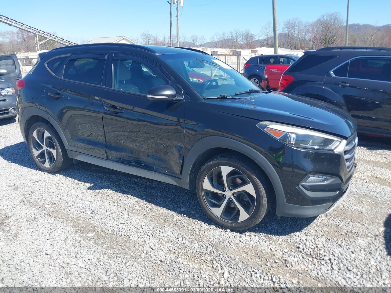 KM8J3CA2XJU****** · 2018 HYUNDAI TUCSON VALUE