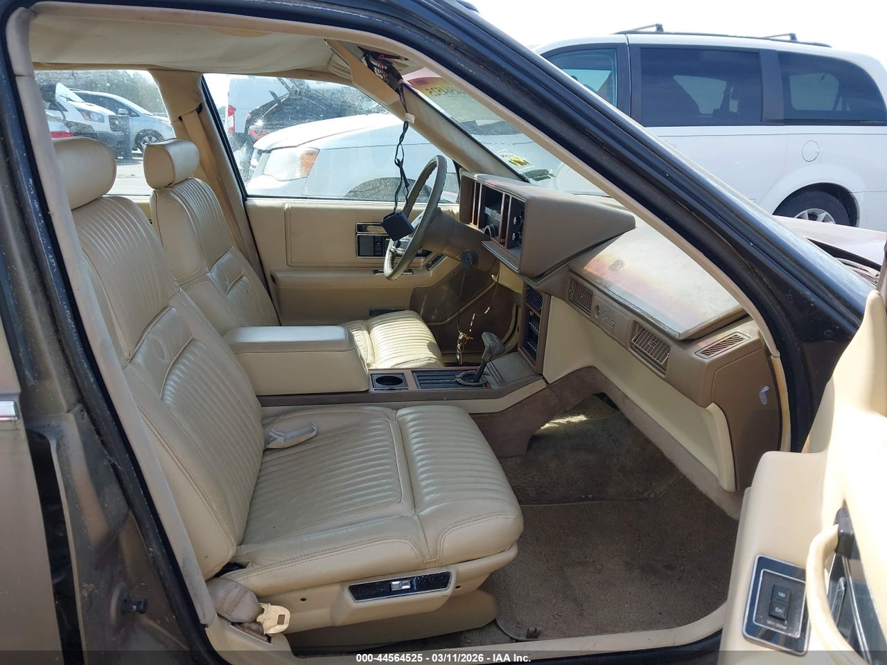 1986 CADILLAC SEVILLE · 5/11