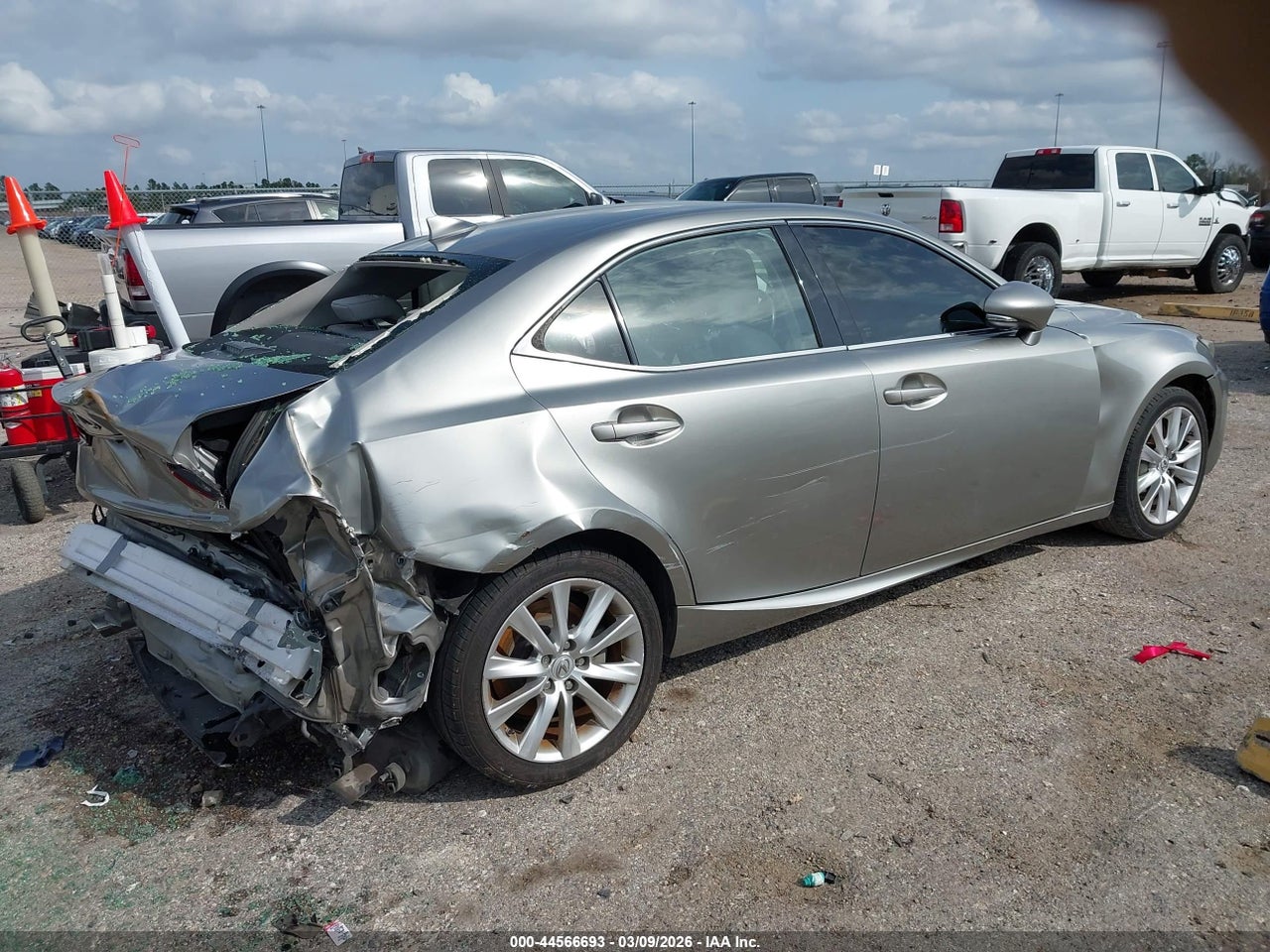 2016 LEXUS IS 200T   · 4/11
