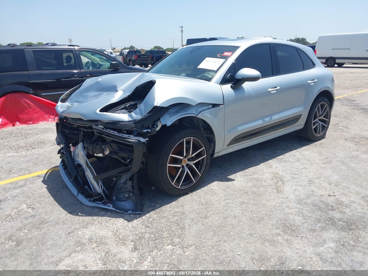 2024 PORSCHE MACAN T · 2/11