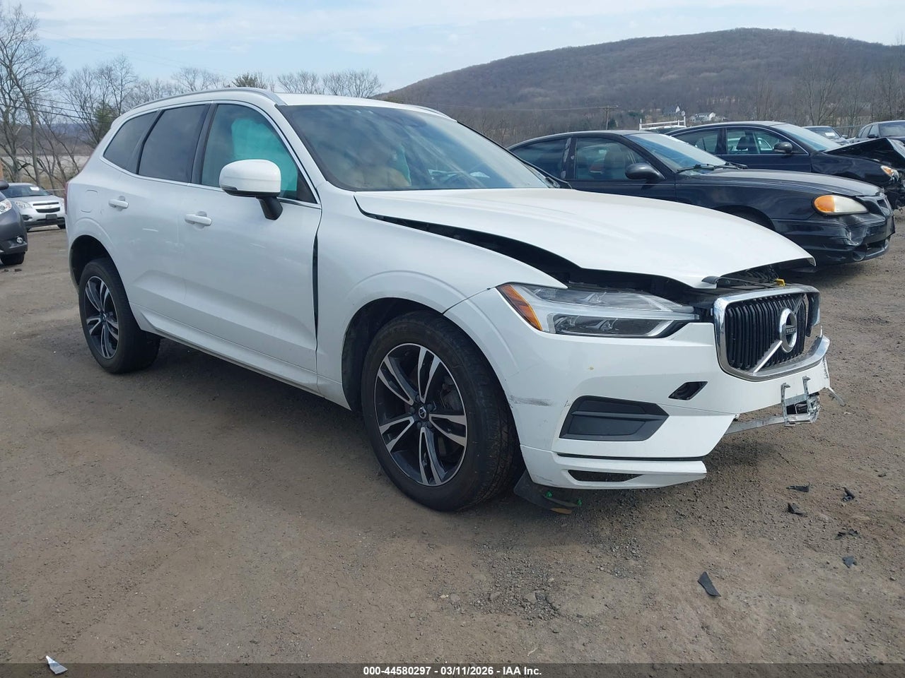 YV4A22RK1L1****** · 2020 VOLVO XC60 T6 MOMENTUM