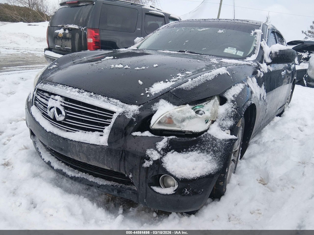 2012 INFINITI M37X · 2/11