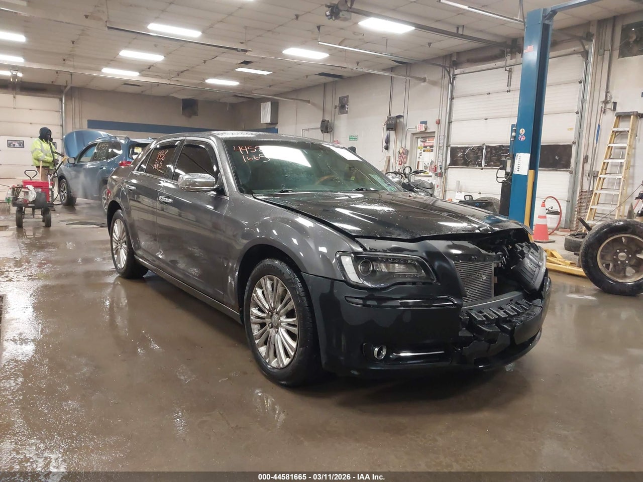2C3CCAKG8DH****** · 2013 CHRYSLER 300C AWD