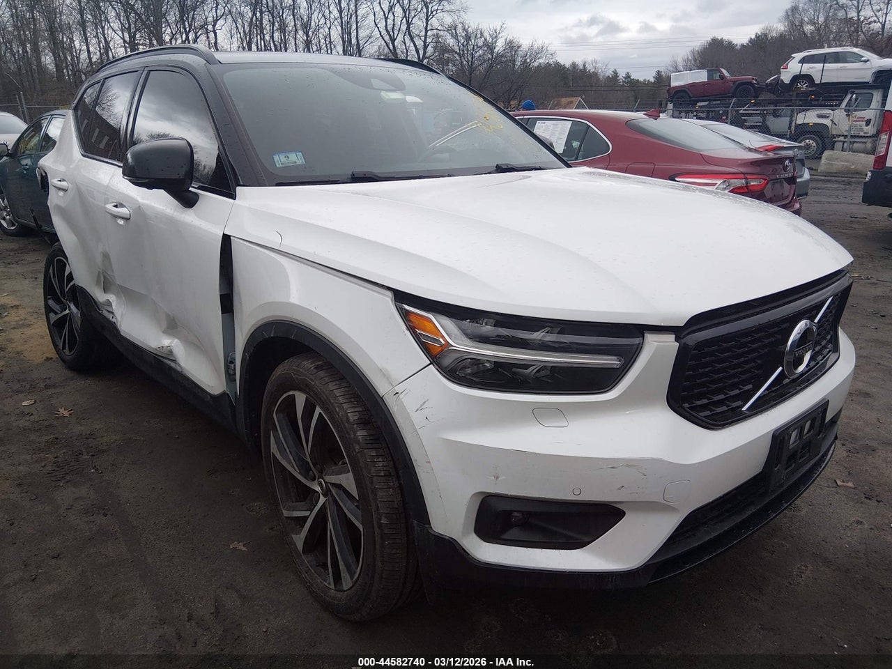 YV4162UM1N2****** · 2022 VOLVO XC40 T5 R-DESIGN