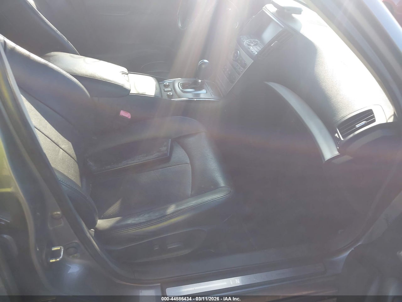 2012 INFINITI G37X · 5/10