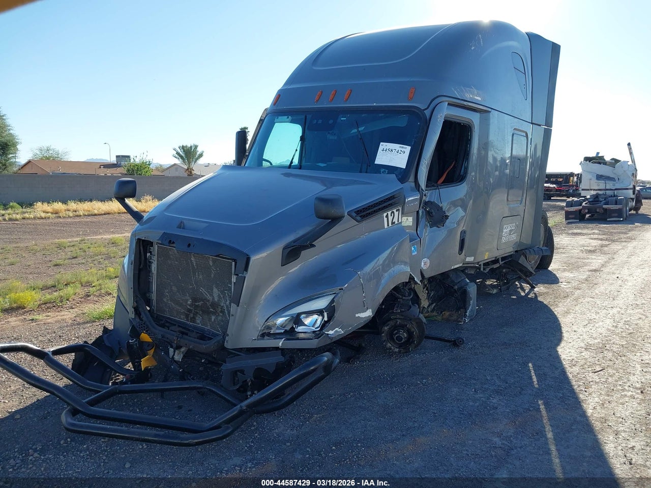 2021 FREIGHTLINER NEW CASCADIA 126 · 2/4