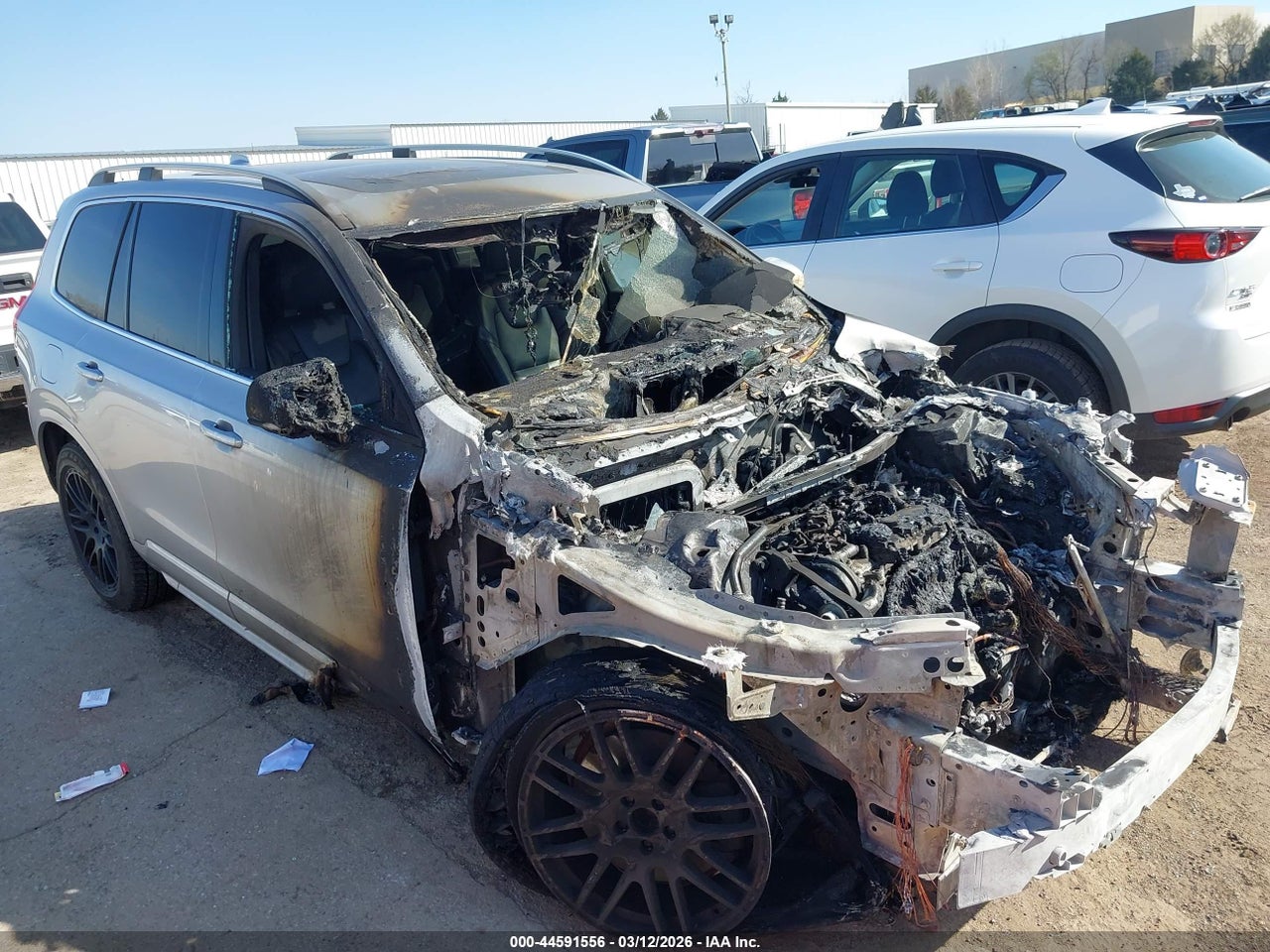 YV4A22PK1J1****** · 2018 VOLVO XC90 T6 MOMENTUM