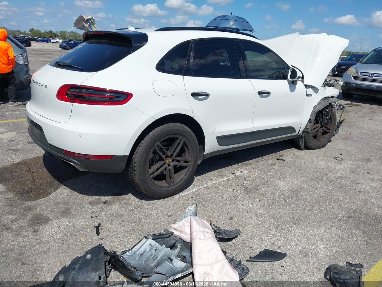 WP1AA2A59HL****** · 2017 PORSCHE MACAN · 4/11