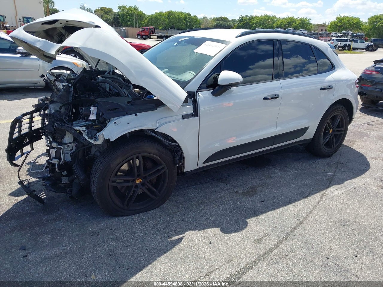 WP1AA2A59HL****** · 2017 PORSCHE MACAN · 2/11