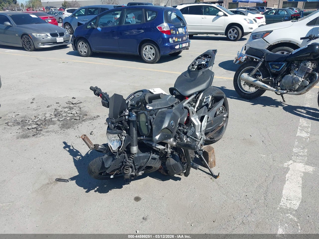 2015 YAMAHA FZ07 · 2/11