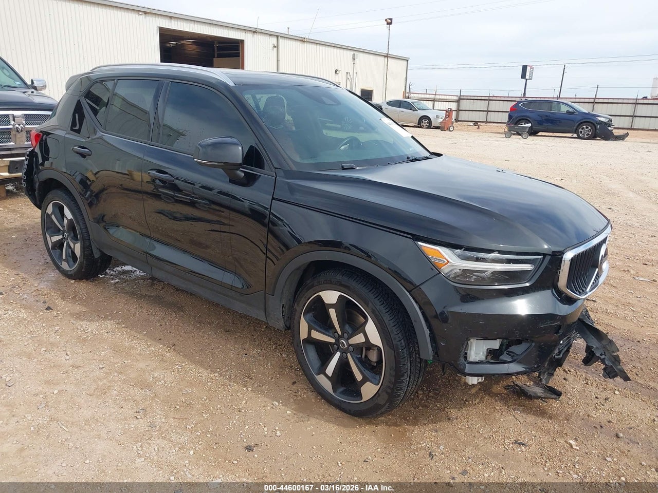 YV4162UK0K2****** · 2019 VOLVO XC40 T5 MOMENTUM