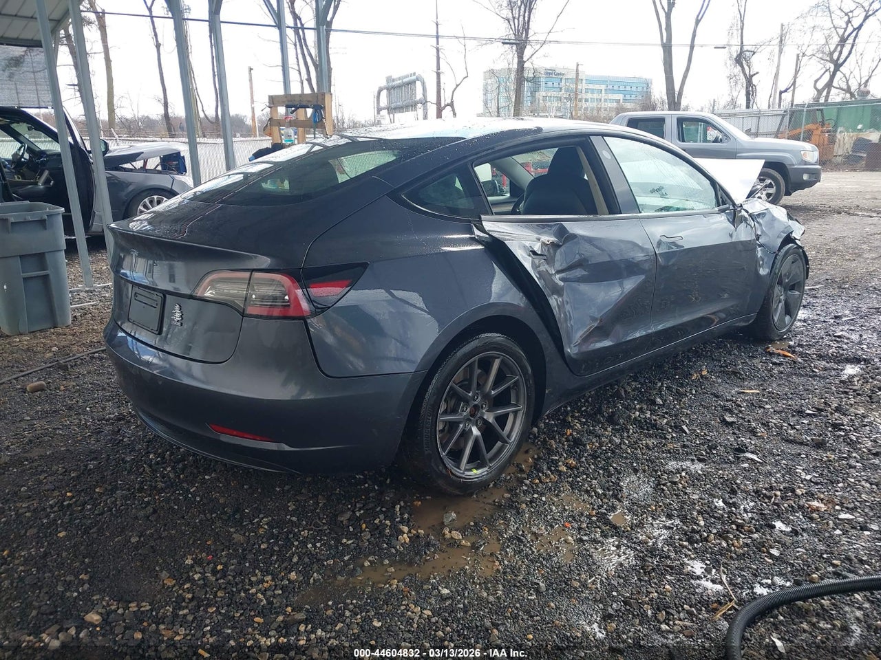 2023 TESLA MODEL 3 REAR-WHEEL DRIVE · 4/6