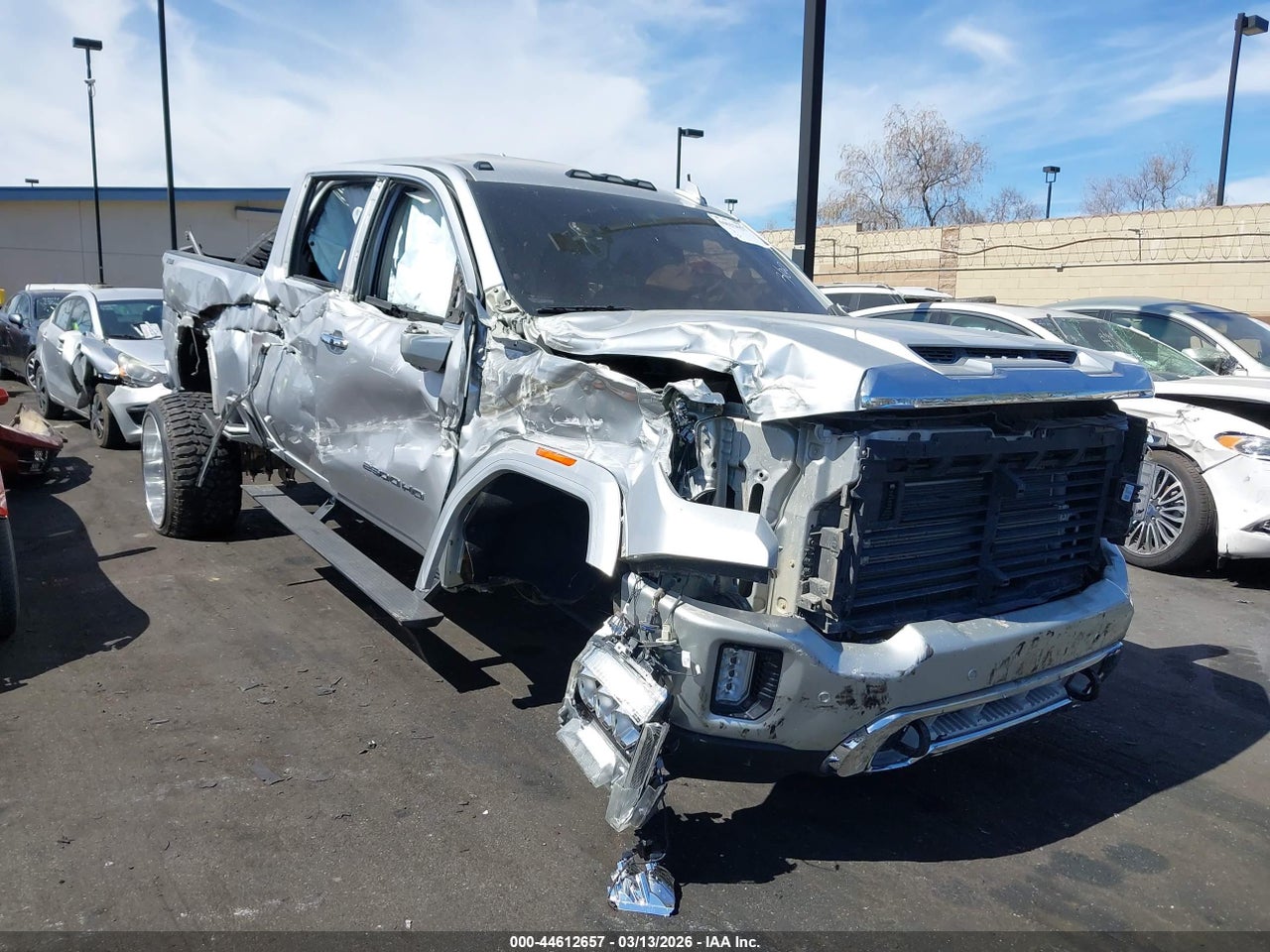 1GT49NEY2LF****** · 2020 GMC SIERRA 2500HD 4WD  STANDARD BED SLT