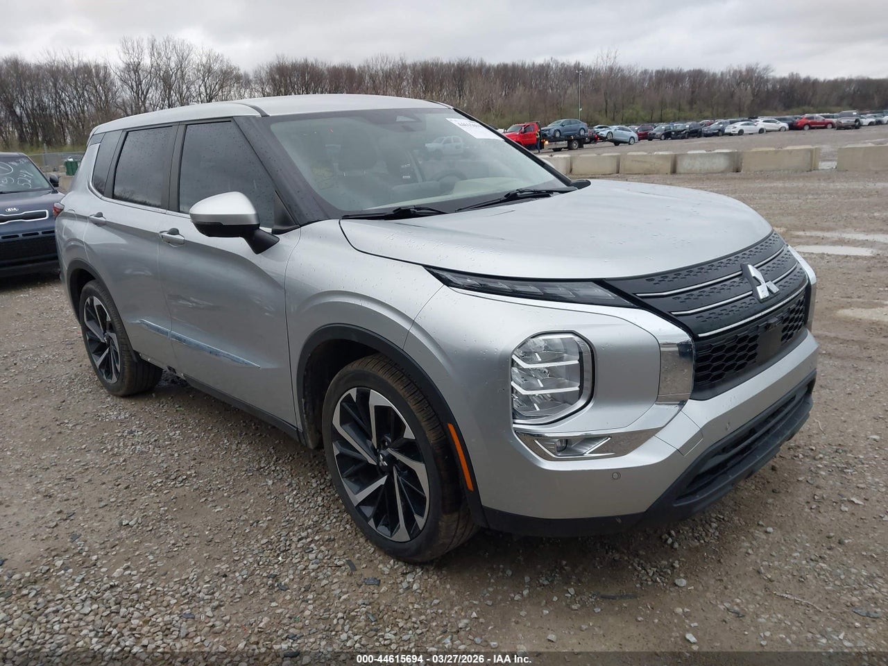 JA4J3UA83PZ****** · 2023 MITSUBISHI OUTLANDER SE 2.5 2WD/SE BLACK EDITION 2WD/SE SPECIAL EDITION 2WD