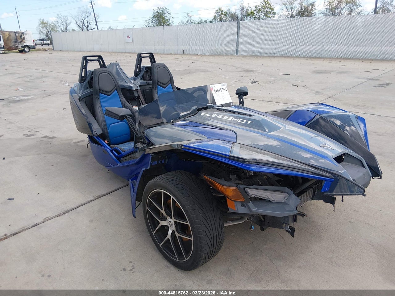 57XAARHB8M8****** · 2021 POLARIS SLINGSHOT R/LE