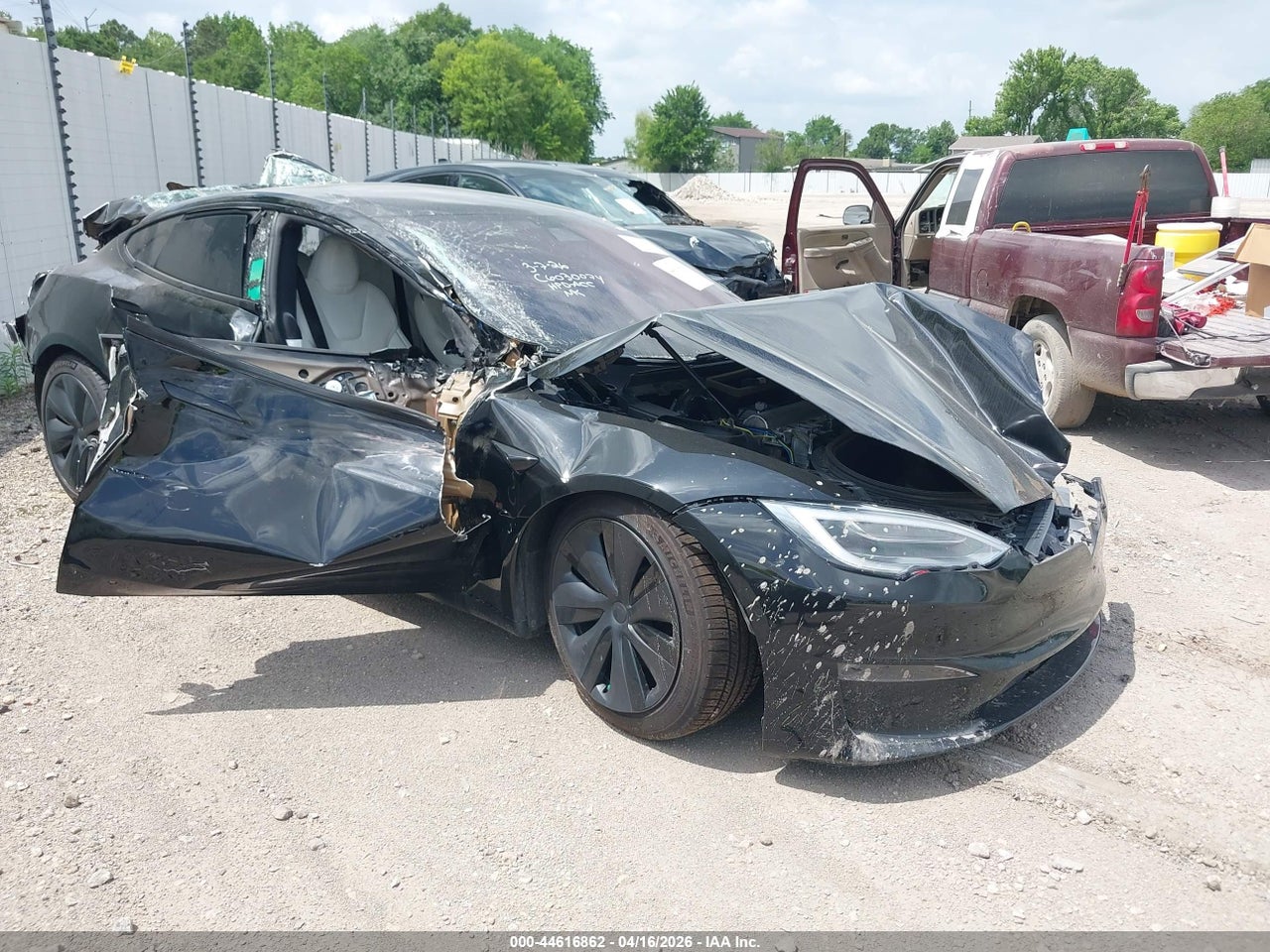 5YJSA1E60NF****** · 2022 TESLA MODEL S PLAID TRI MOTOR ALL-WHEEL DRIVE