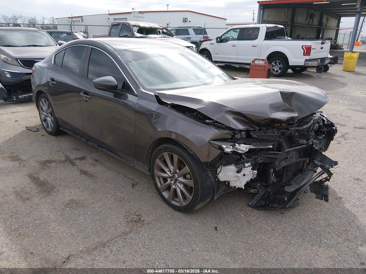 3MZBPADLXKM****** · 2019 MAZDA MAZDA3 PREFERRED PACKAGE