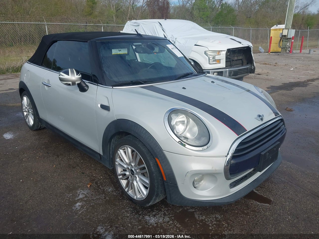 WMWWG5C37H3****** · 2017 MINI CONVERTIBLE COOPER