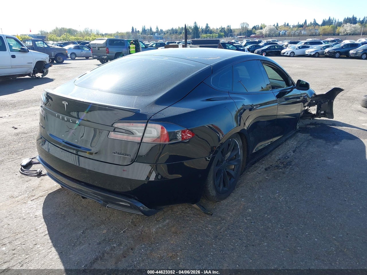 2017 TESLA MODEL S 100D/60D/75D/90D/P100D · 4/10