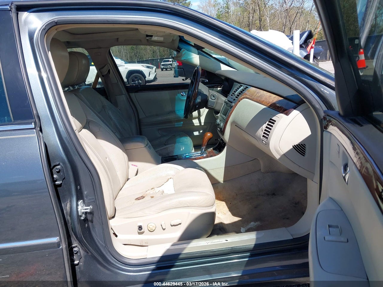 2011 CADILLAC DTS PREMIUM COLLECTION · 5/11