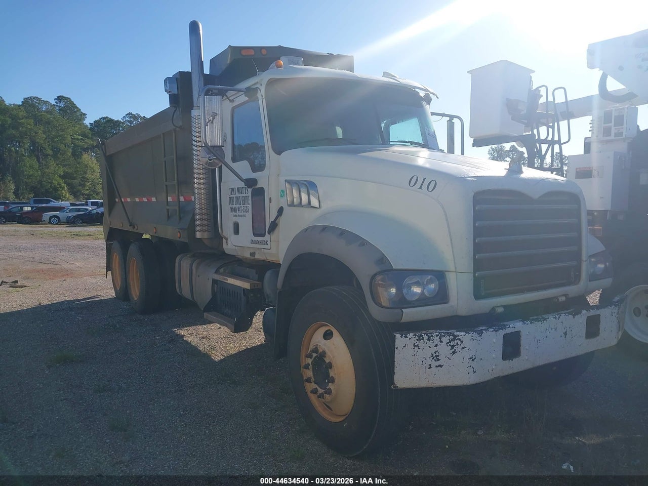 1M2AX04Y4DM****** · 2013 MACK 700 GU700