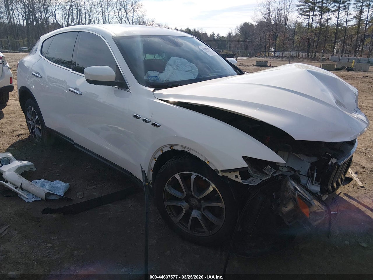 ZN661XUA2HX****** · 2017 MASERATI LEVANTE