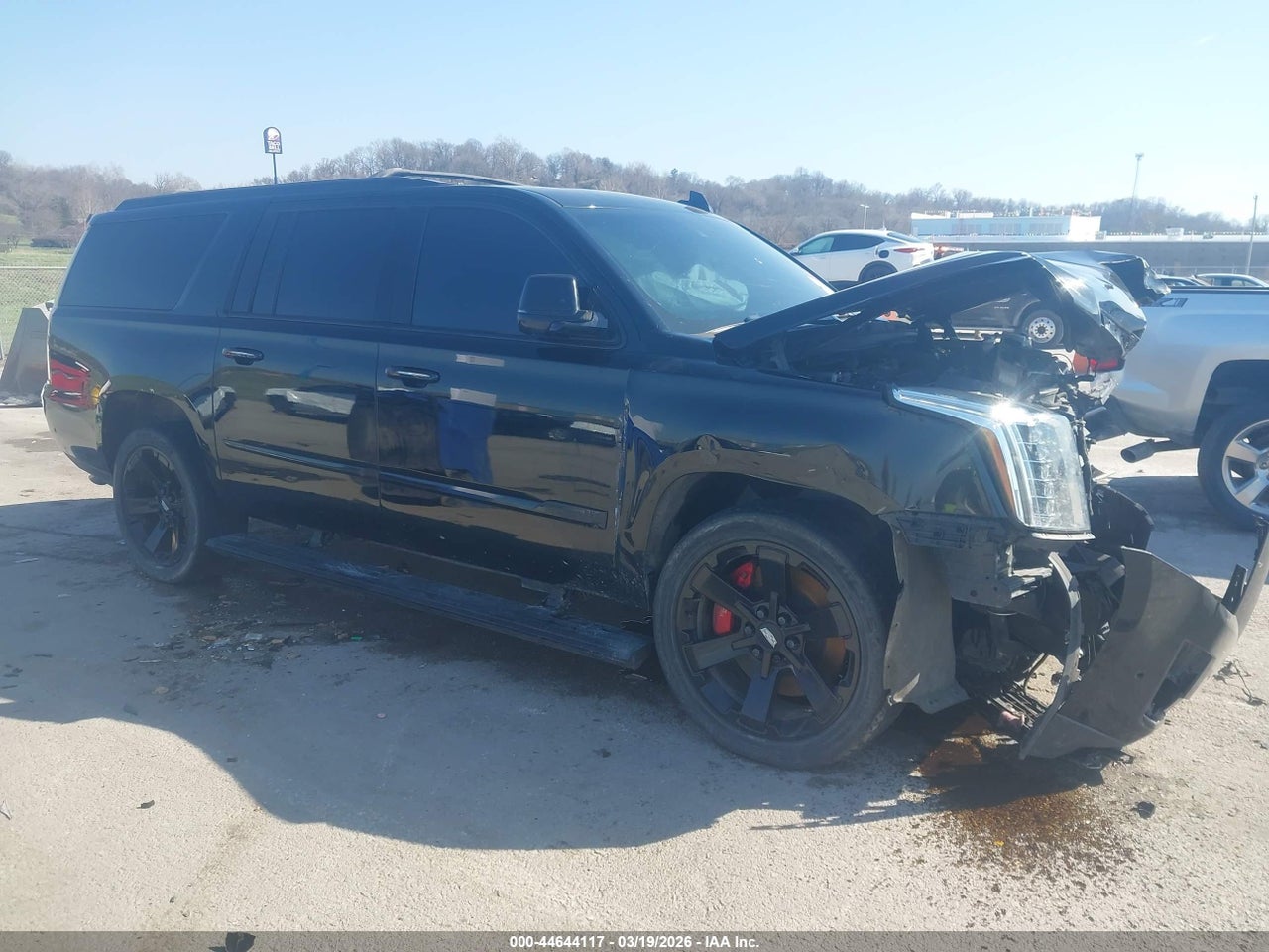 1GYS4KKJXKR****** · 2019 CADILLAC ESCALADE ESV PLATINUM