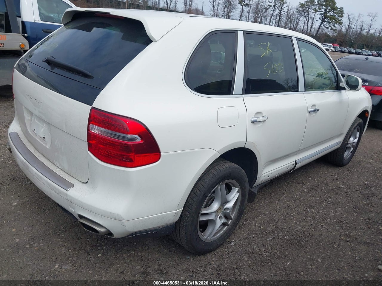 2010 PORSCHE CAYENNE · 4/10