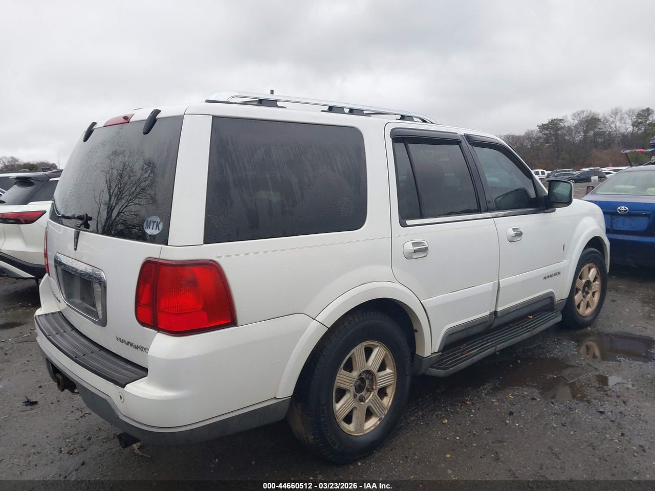 2003 LINCOLN NAVIGATOR · 4/11