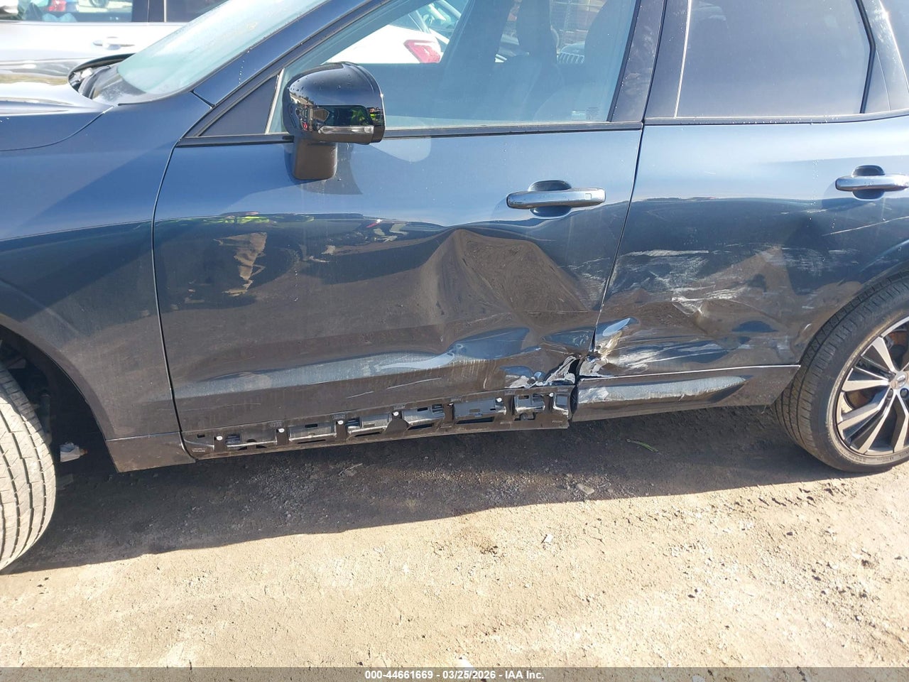 2024 VOLVO XC60 B5 PLUS DARK THEME · 6/10