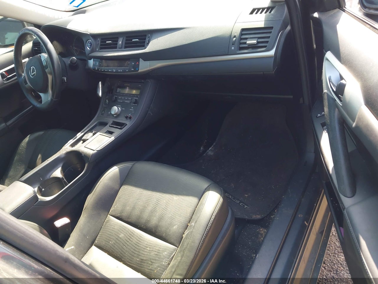 2011 LEXUS CT 200H PREMIUM · 5/11